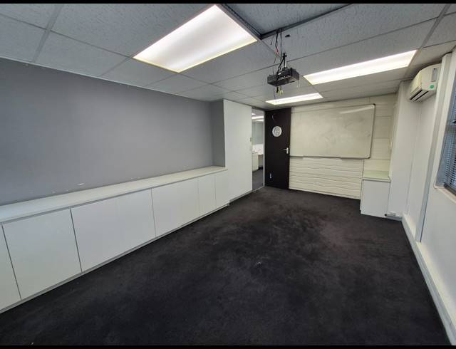 143M² OFFICE TO LET IN MORNINGSIDE